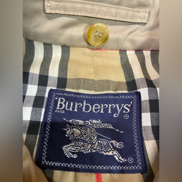Burberrys’ Vintage Khaki Trench Coat, Men’s Size 40 Regular-Quality Made-Pre ‘99 - Picture 4 of 16